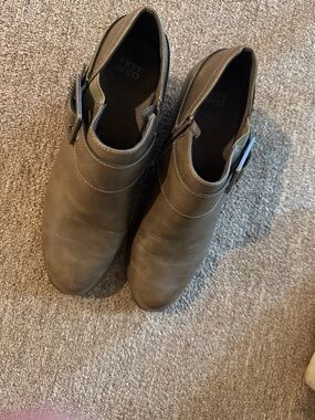Frye green Leather Womens Ankle Boot - like new